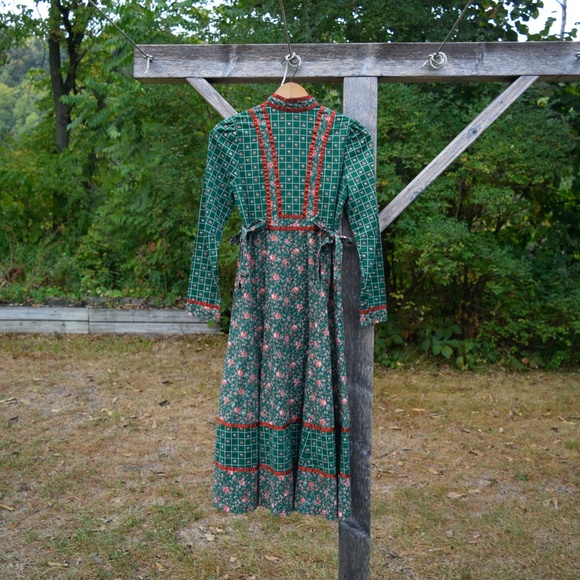 XS 70s Gunne Sax Midi Dress Green and red floral print Side Ties - Picture 5 of 10